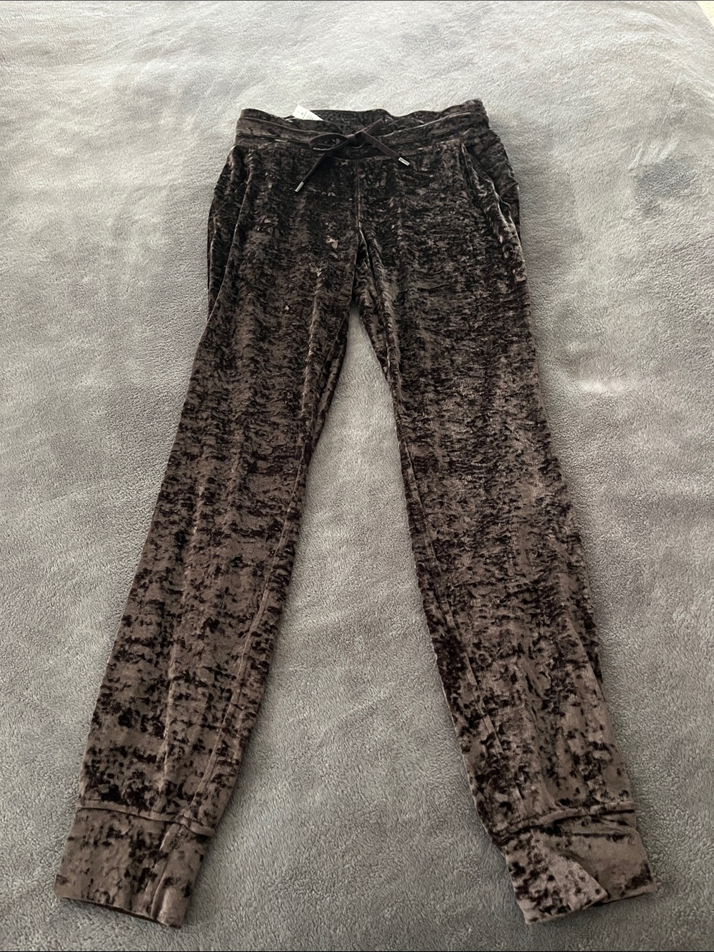 🐆🤎 Lululemon Ready to Rulu Jogger 29” – Size 6 – French Press crushed velvet 🤎🐆